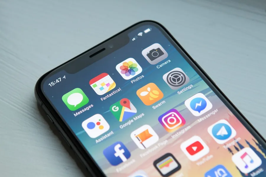 Smartphone social media content campaign planning frame
